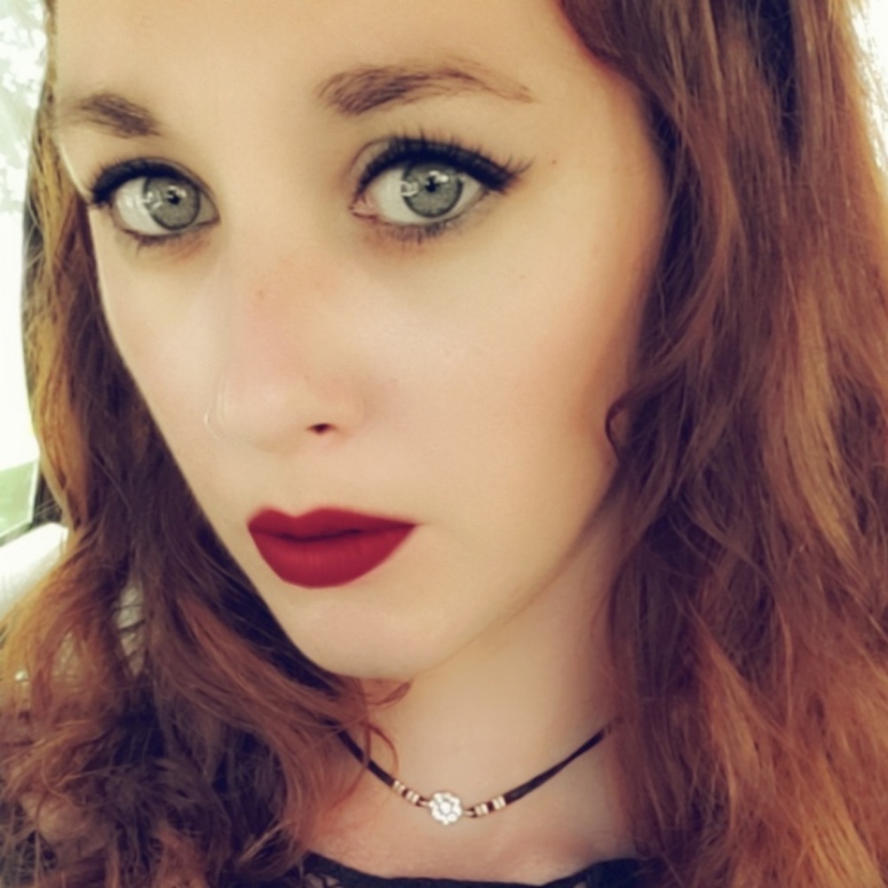 Meet your Posher, Kayley